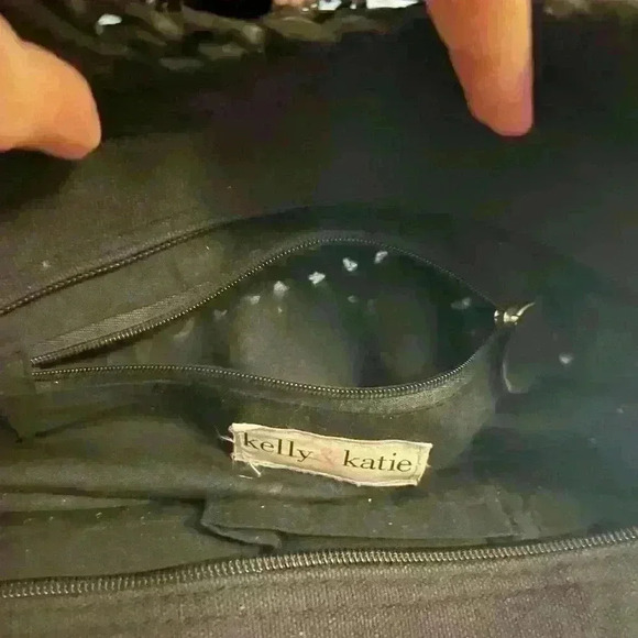 Kelly & Katie Woven Black Shoulder Bag Tote with Round Beaded Handles - Picture 10 of 17